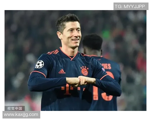 莱万欧冠表现惊艳10场打入12球射手榜领跑前景光明